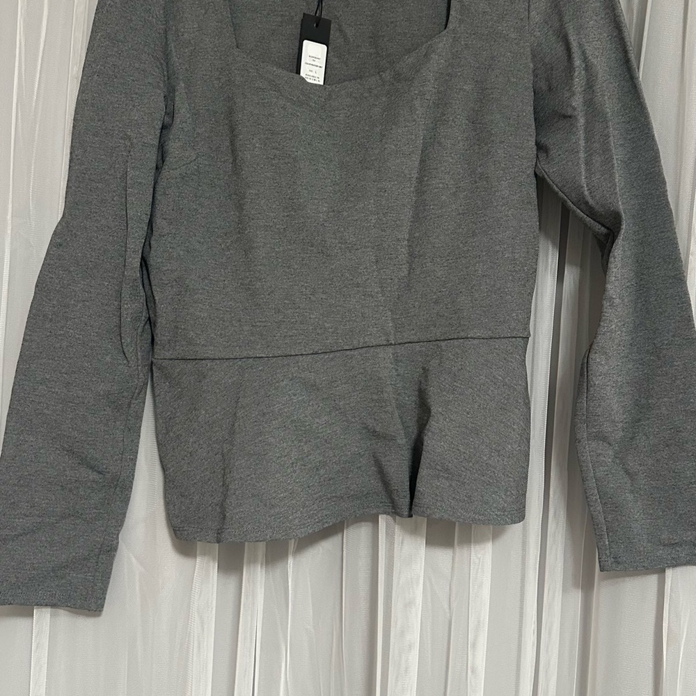 BCBGMaxAzria Gray Long Sleeve Top